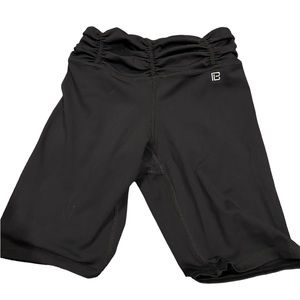 Body language ruched biker short black size 4